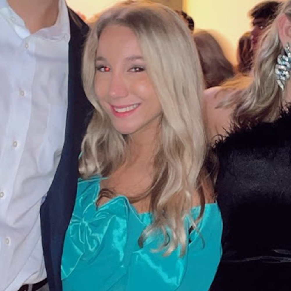 Meet your Posher, Isabella